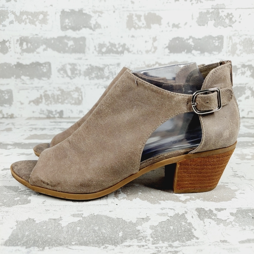 Carlos by Carlos Santana Della Taupe Faux Leather Peep Toe Ankle Boots i529
